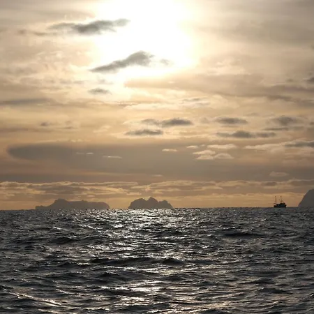 Modern In Henningsvær